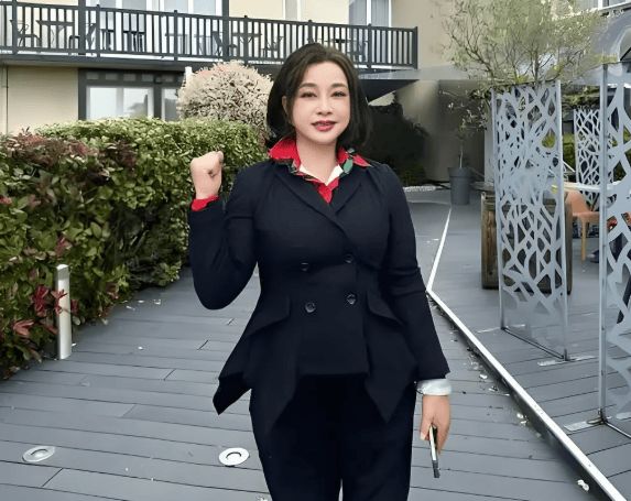 咏~重庆比较著名的明星都有哪些人瓦力棋牌试玩重庆周易起名大师谢(图4)